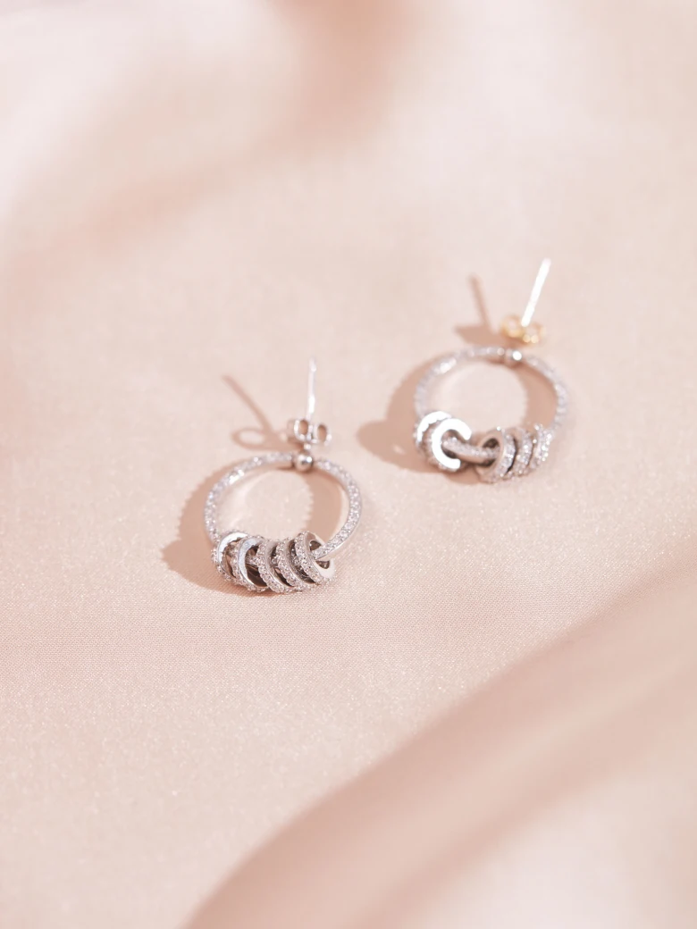 SILVER EARRINGS WITH CRYSTALS