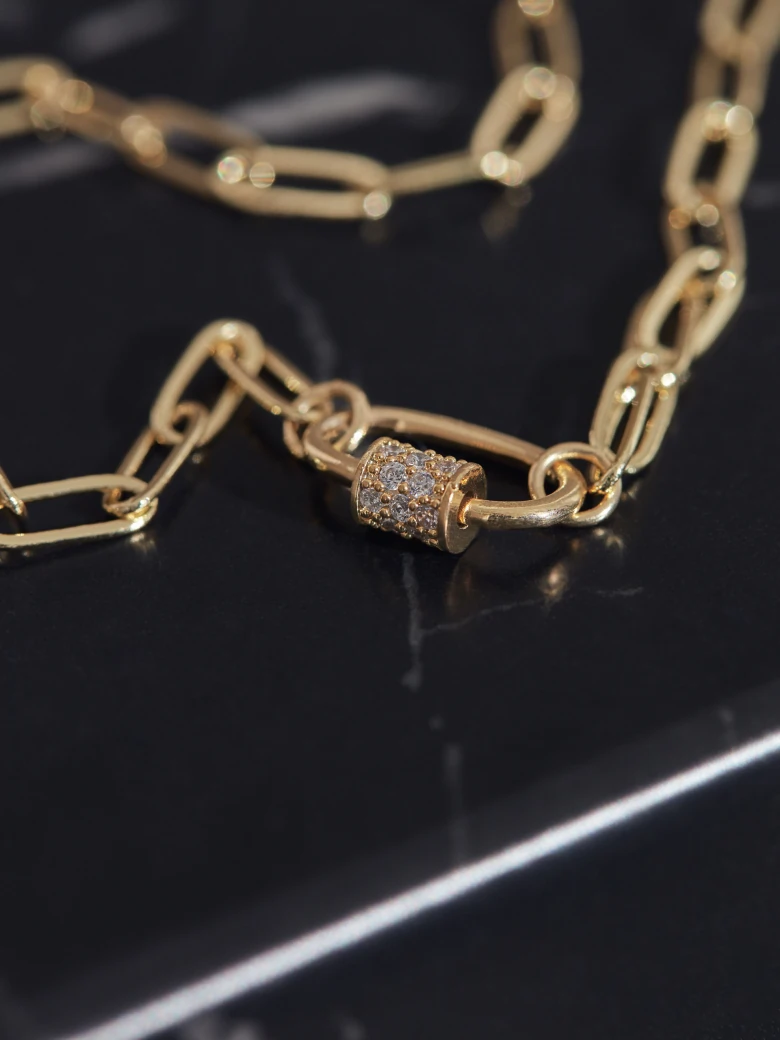 CHAIN NECKLACE