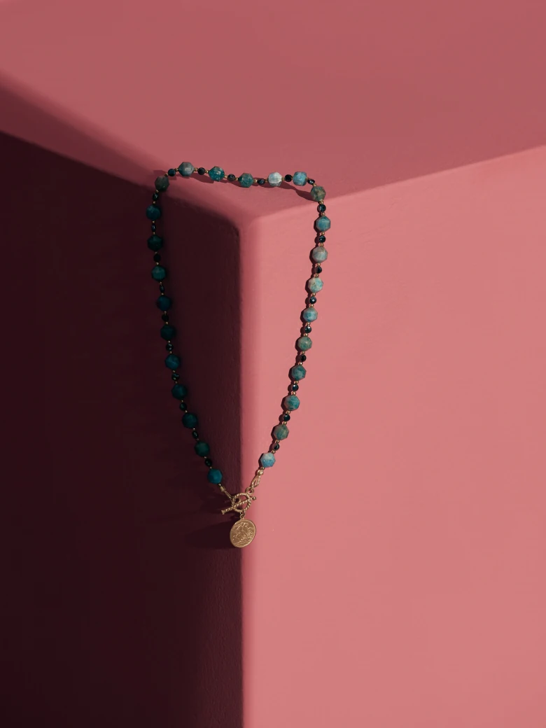 TURQUOISE NECKLACE WITH COIN