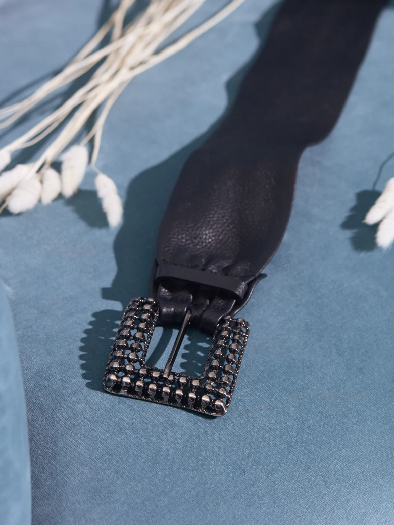 WIDE BELT MADE OF SOFT LEATHER