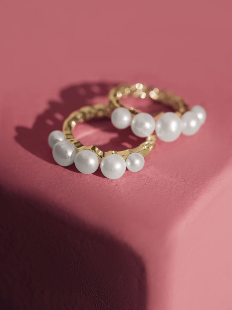 RING WITH PEARLS