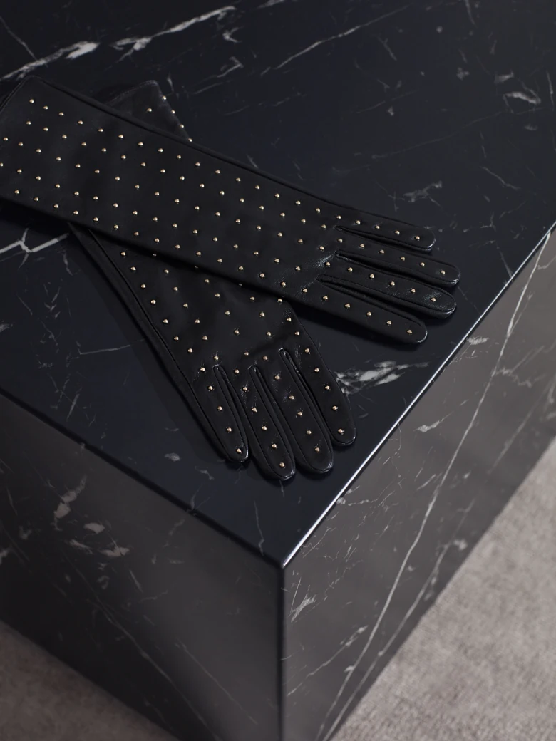 LEATHER GLOVES WITH GOLD ELEMENTS