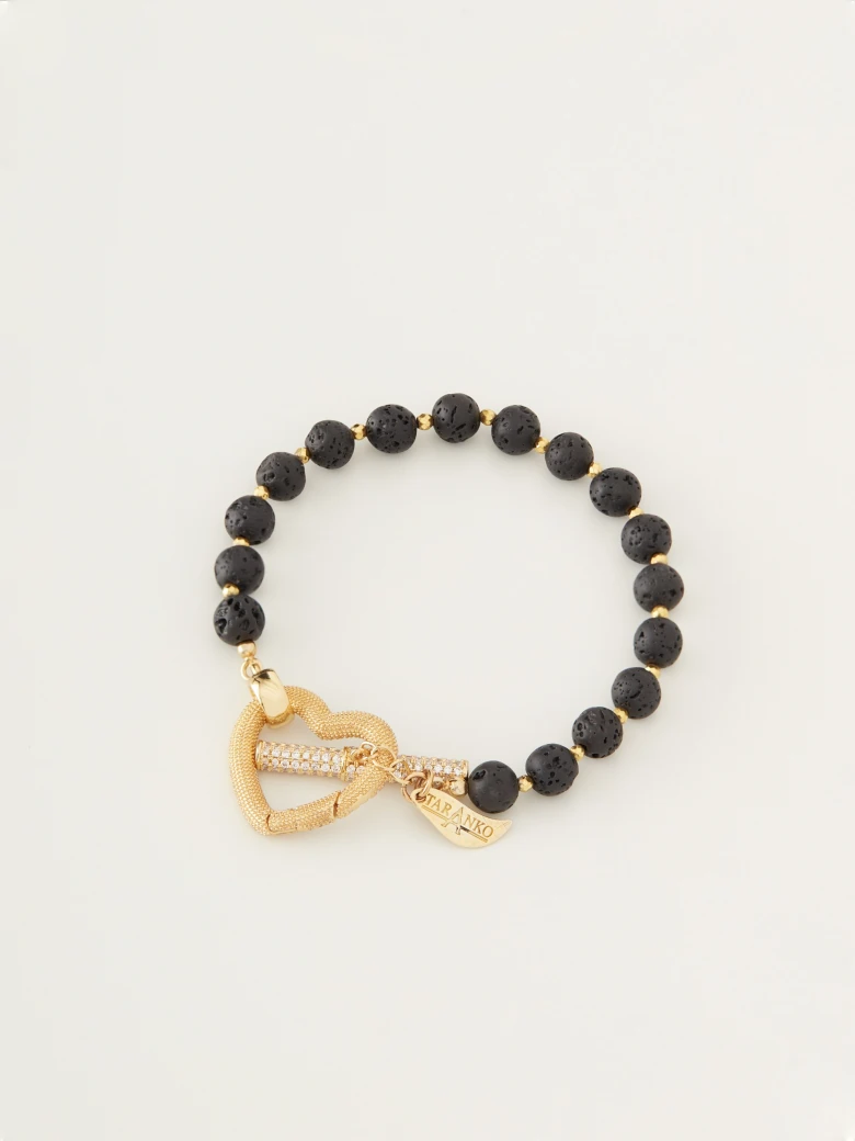 Bracelet with closure in a heart shape