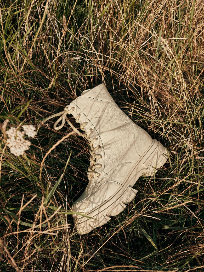 Lace-up leather boots
