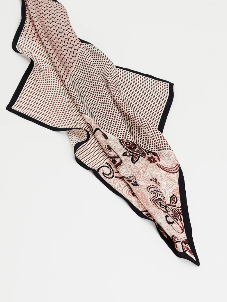 Silk neckerchief in pink shades