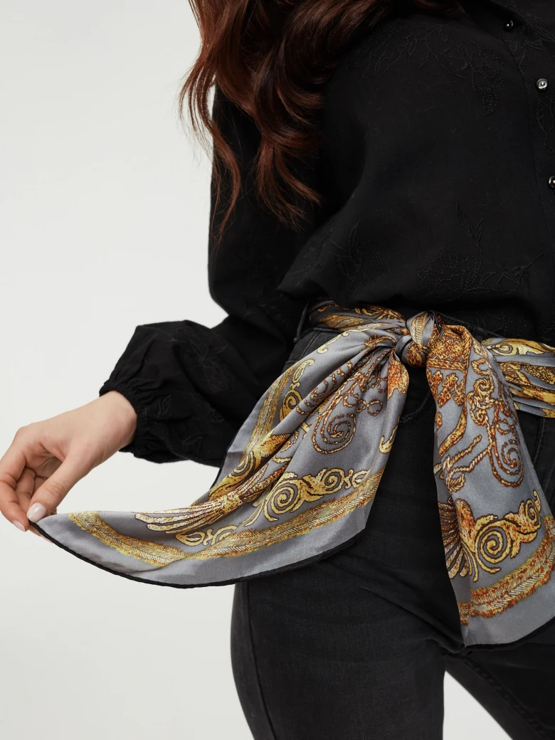 Large neckerchief with rich pattern