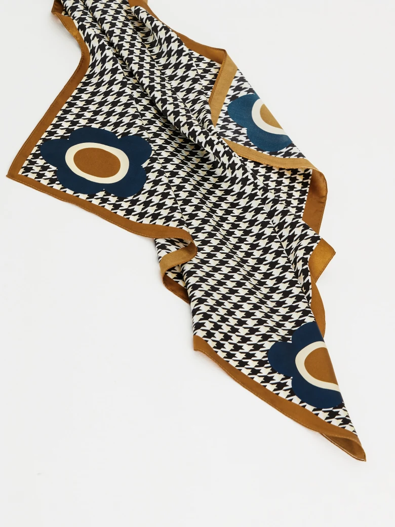 Silk neckerchief with houndstooth