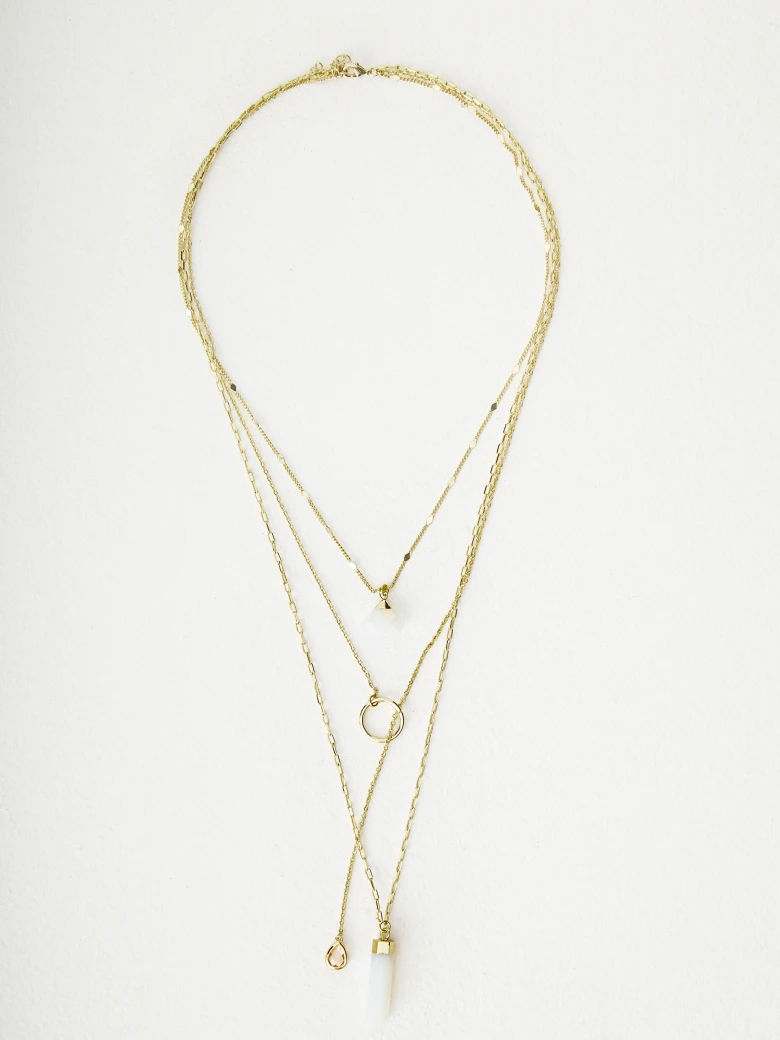 Cascading necklace with glass stones