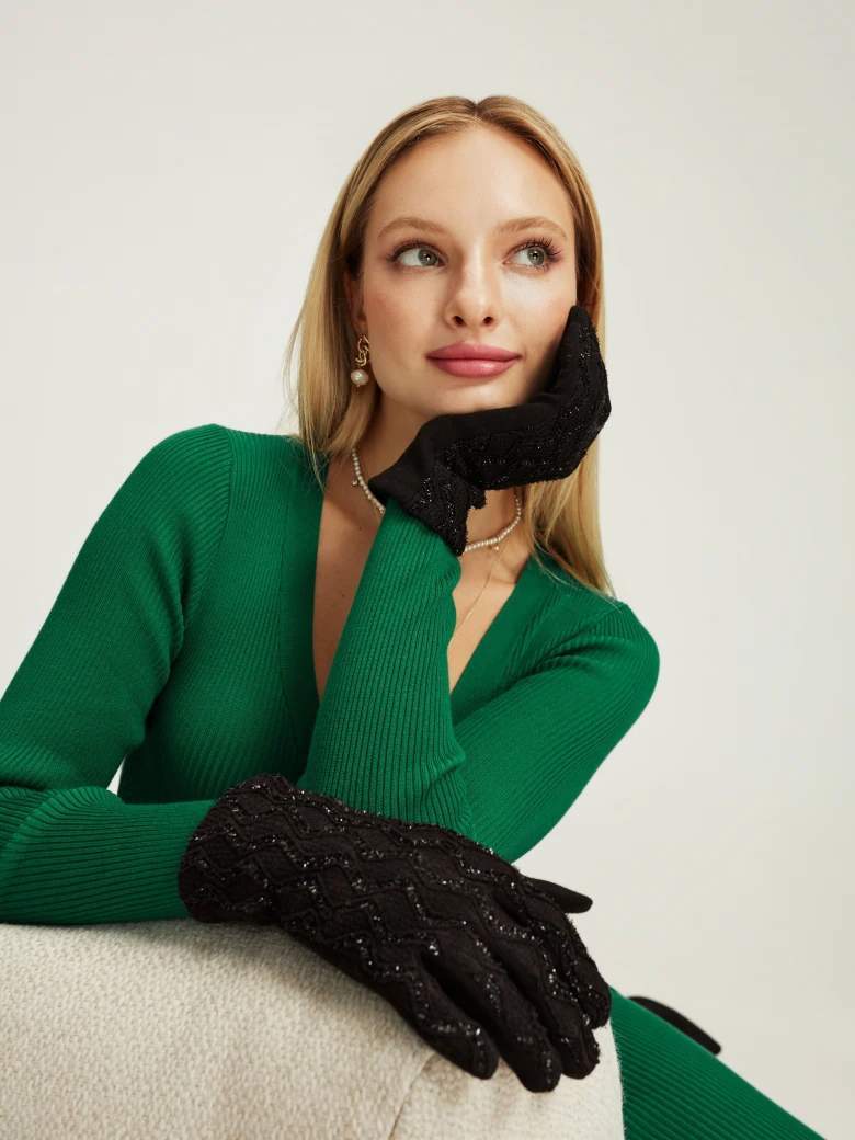 Knitted black gloves
