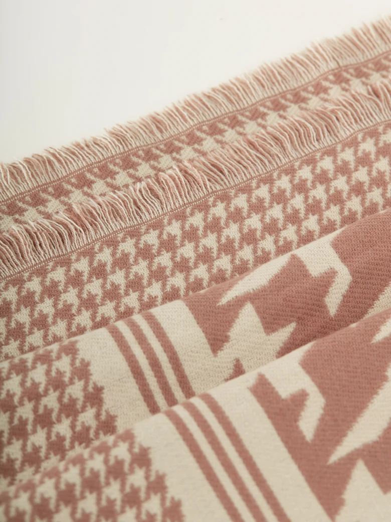 Large peplite scarf