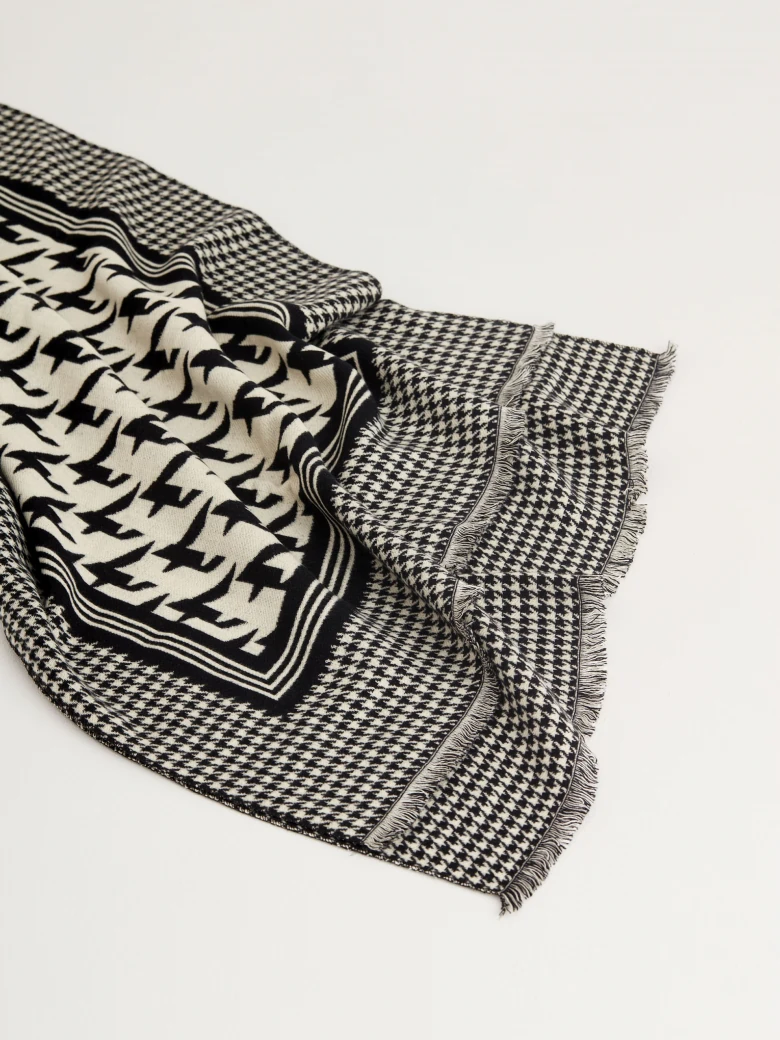 Pepeta scarf