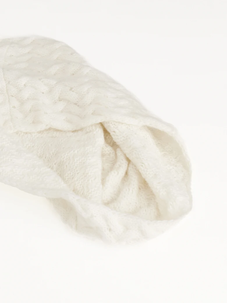 Cream wool chimney