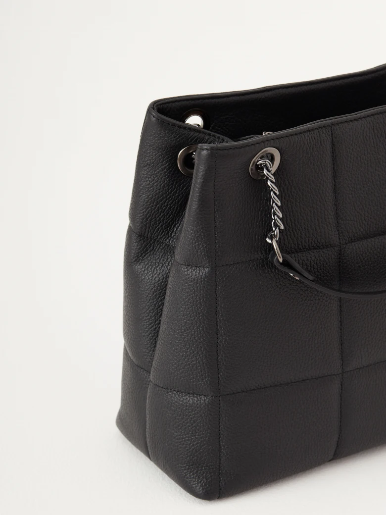 Czarna torebka typu shopper