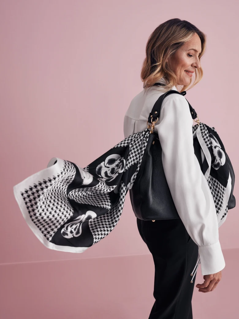Torebka typu shopper w czarnym kolorze