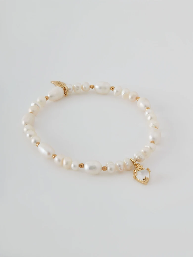 Bracelet with natural pearl