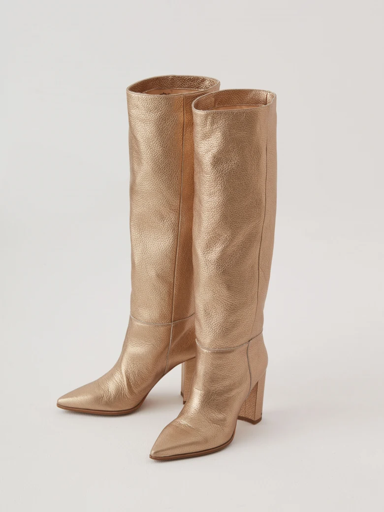 Natural leather heeled boots