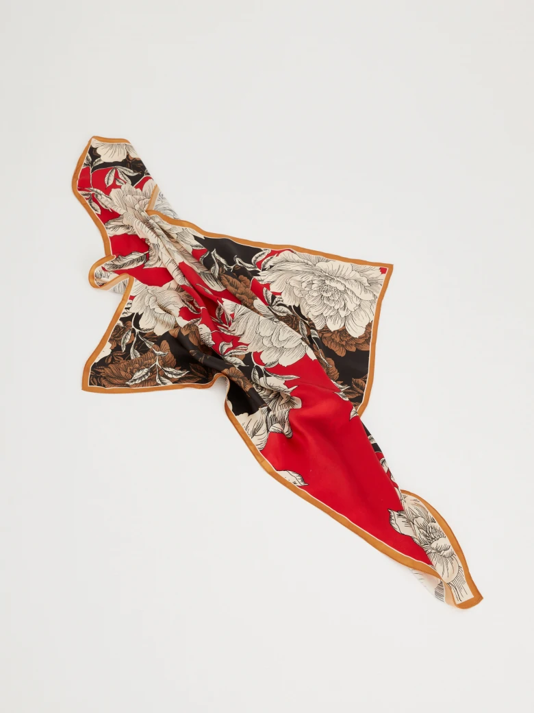 Silk square gavroshka