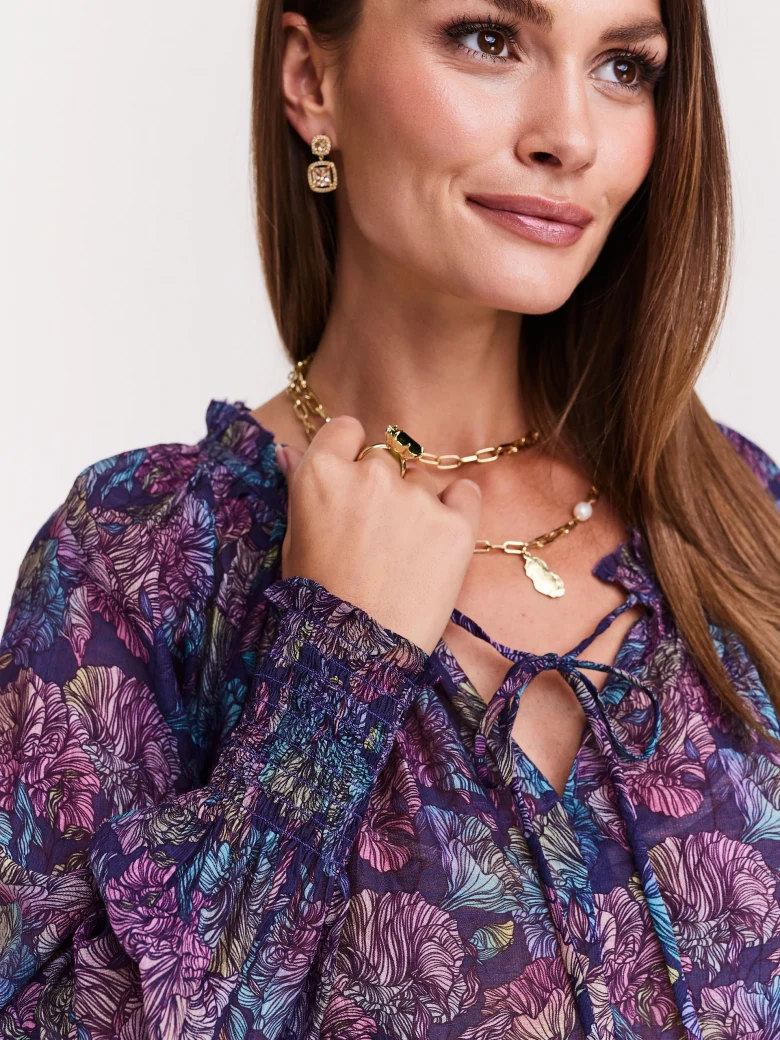Cascade necklace in gold color