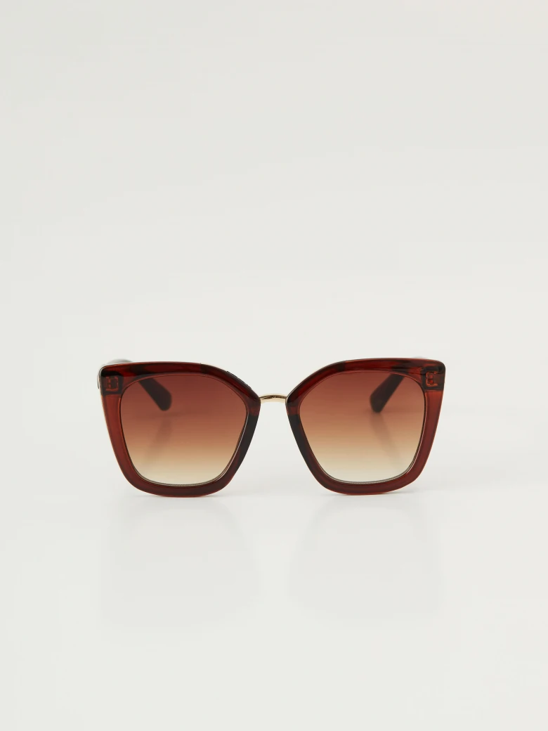 Brown cat-eye sunglasses