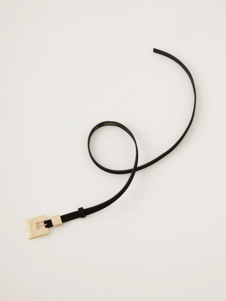 Thin suede belt with decorative buckle