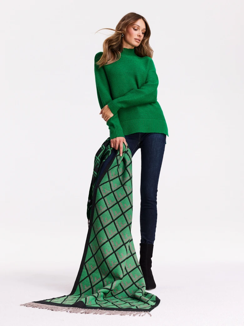 Green shawl with wool