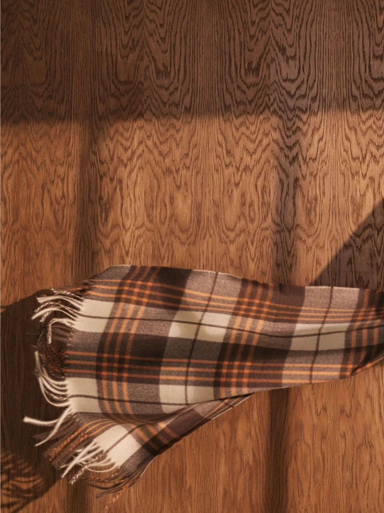 Checkered shawl with tassels
