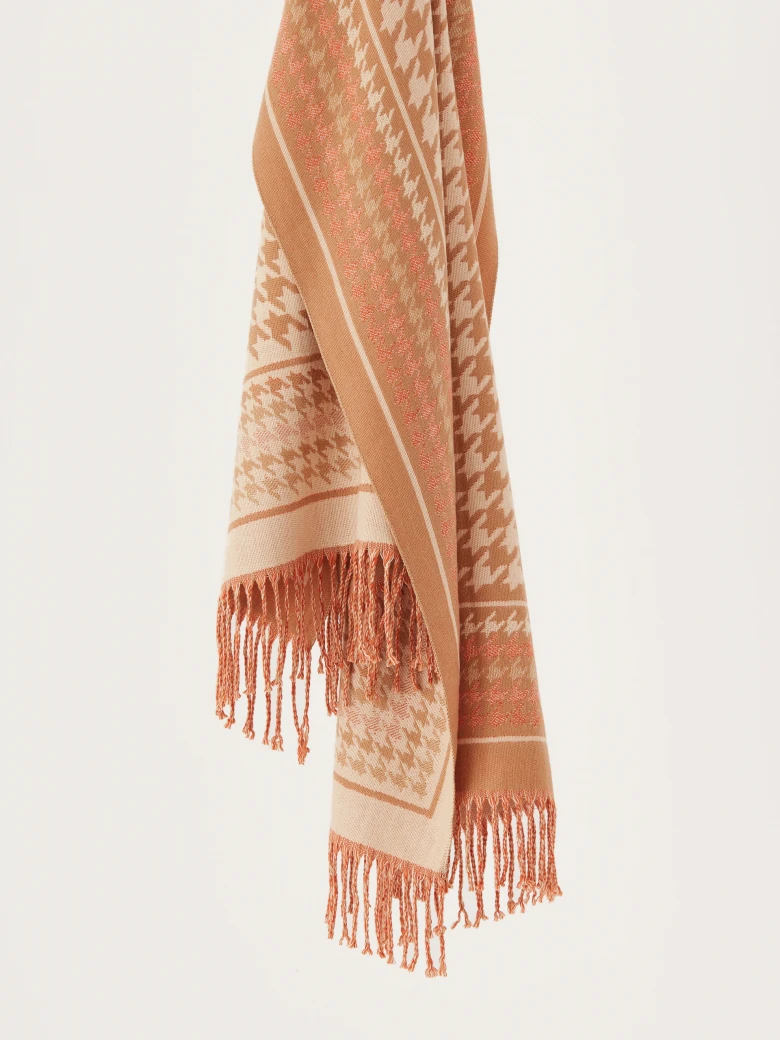 Pepeta scarf with tassels