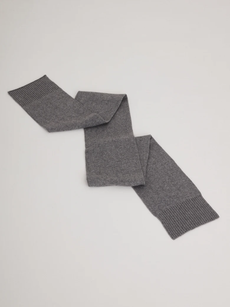 Elegant gray shawl with cashmere
