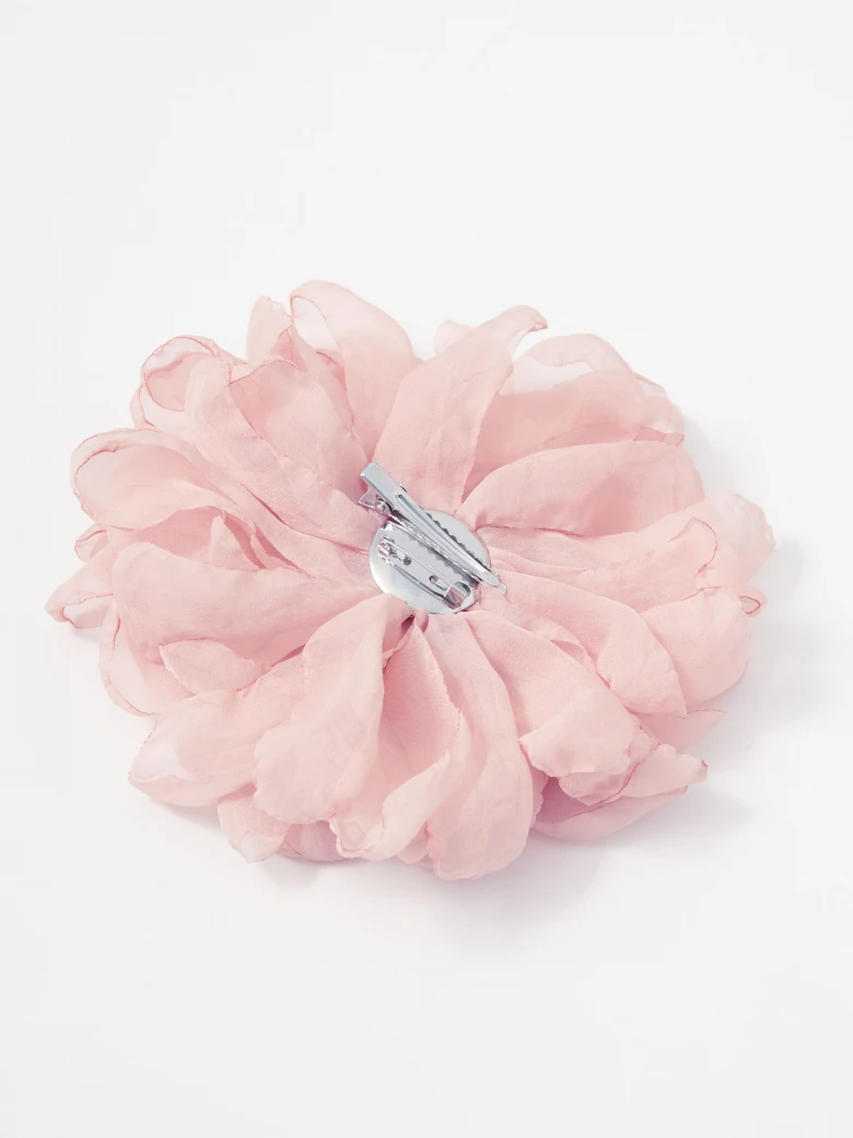 Pink flower-shaped brooch/pin