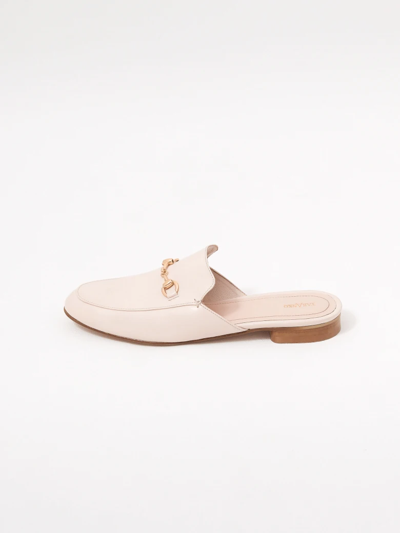 Beige leather moccasin-style flip-flops
