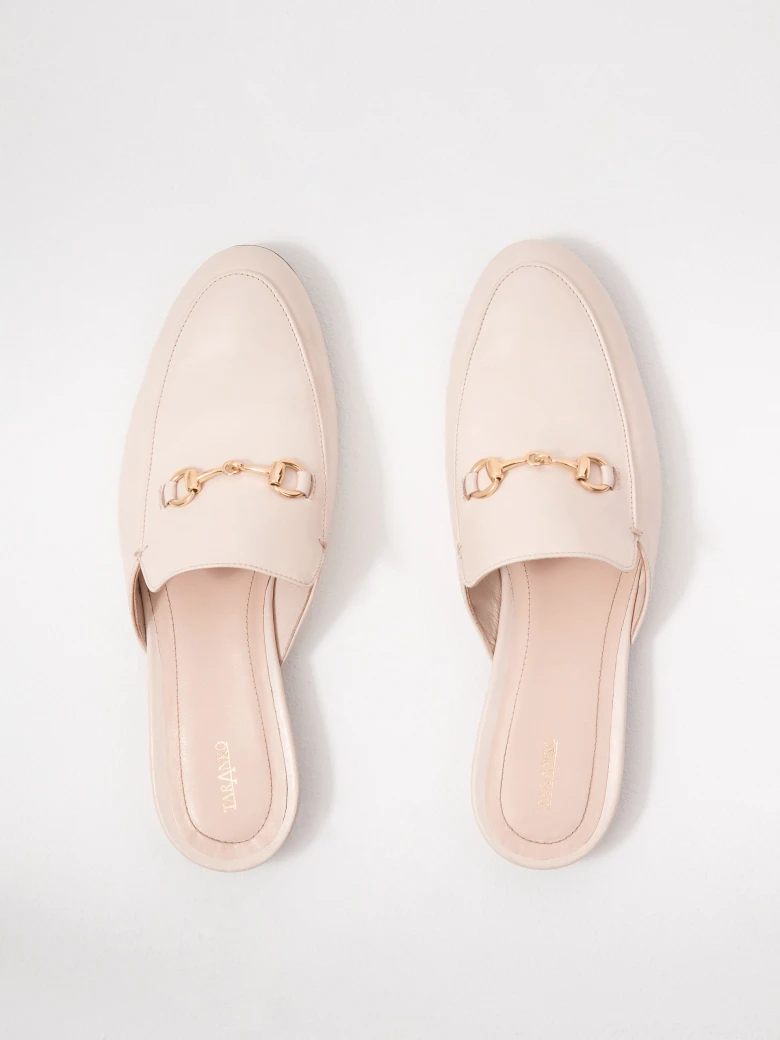 Beige leather moccasin-style flip-flops