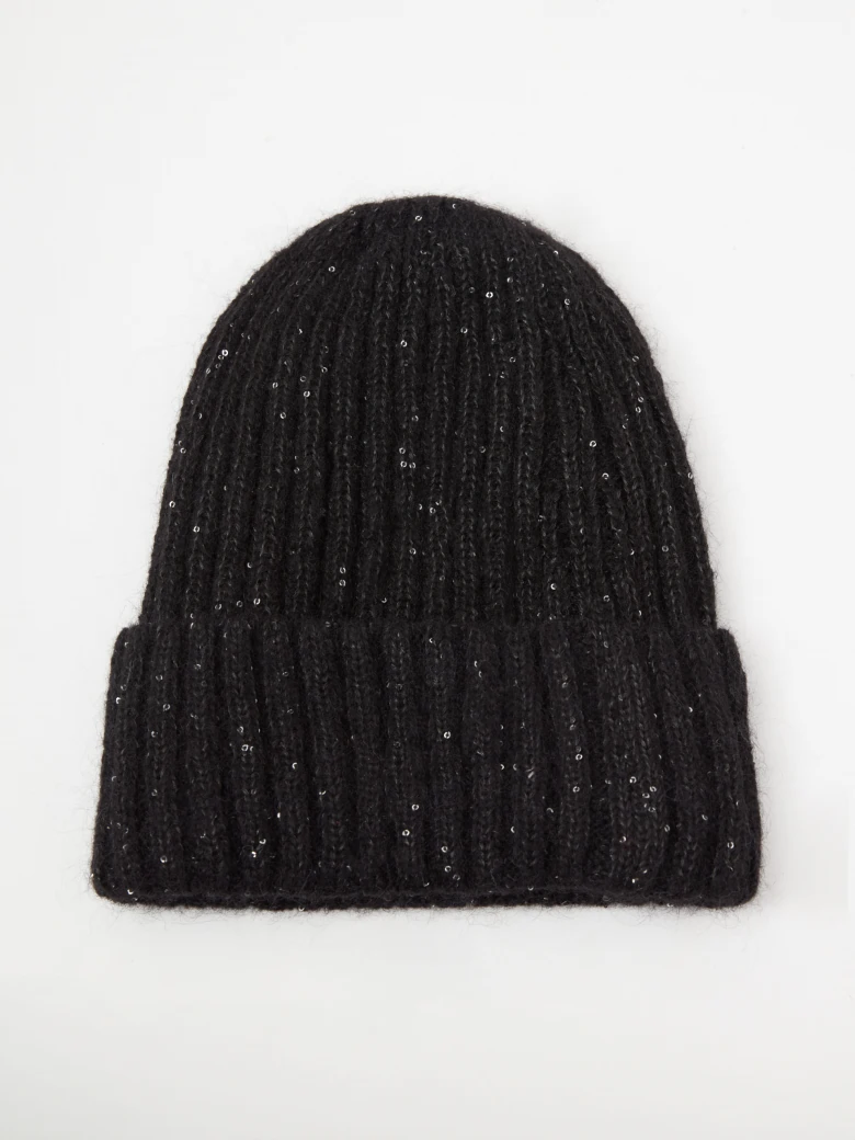 Black woolen hat with sequins