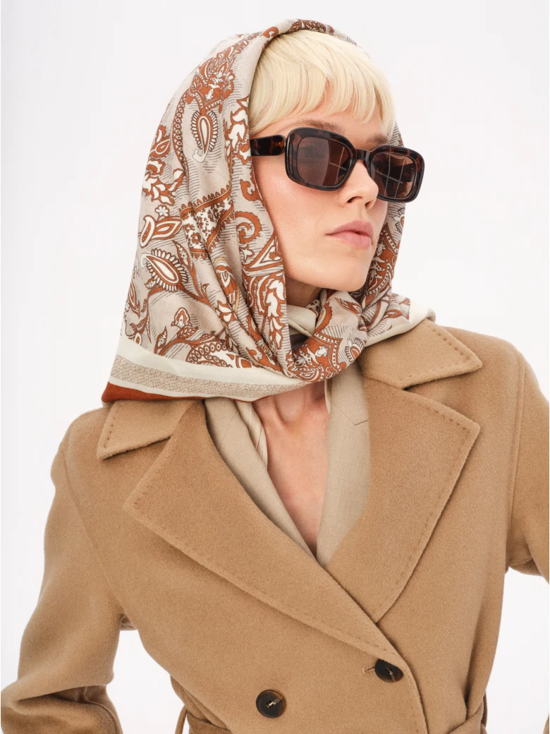 Large wool paisley scarf with silk blend