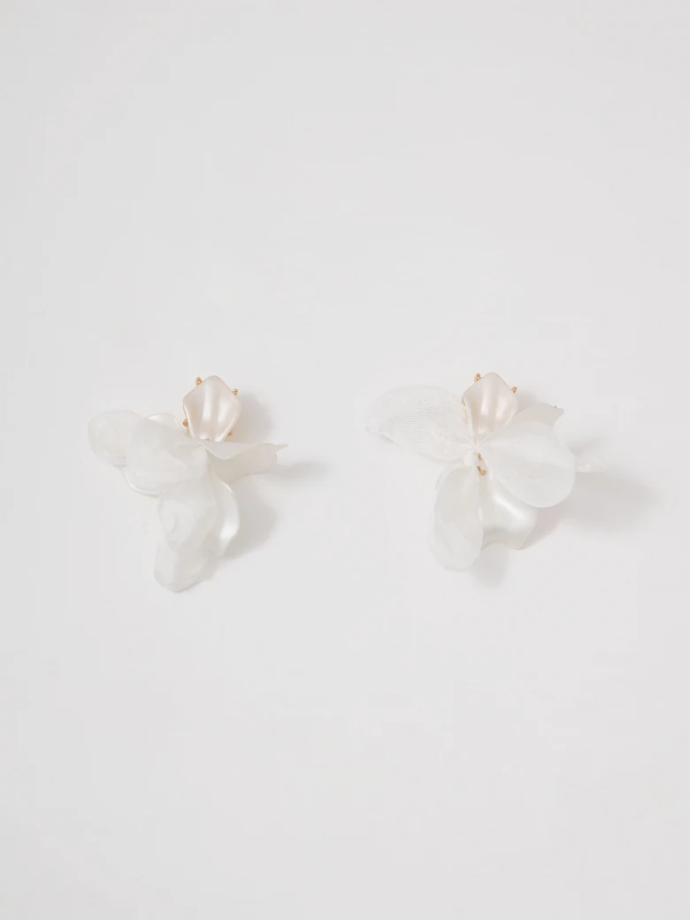 White flower-shaped earrings