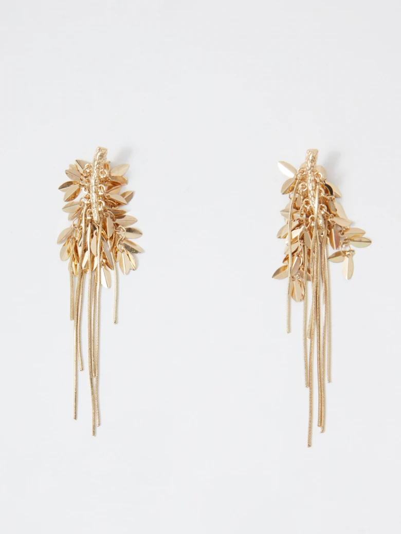 Long gold-plated earrings with elongated elements
