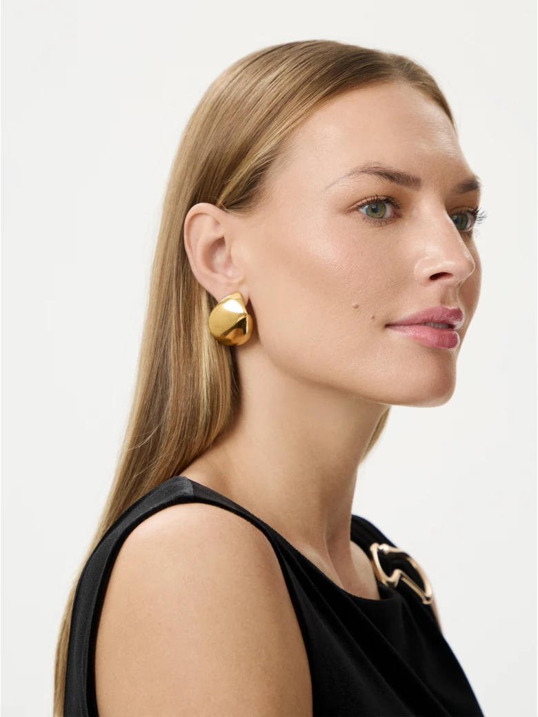 Gold-plated drop-shaped earrings