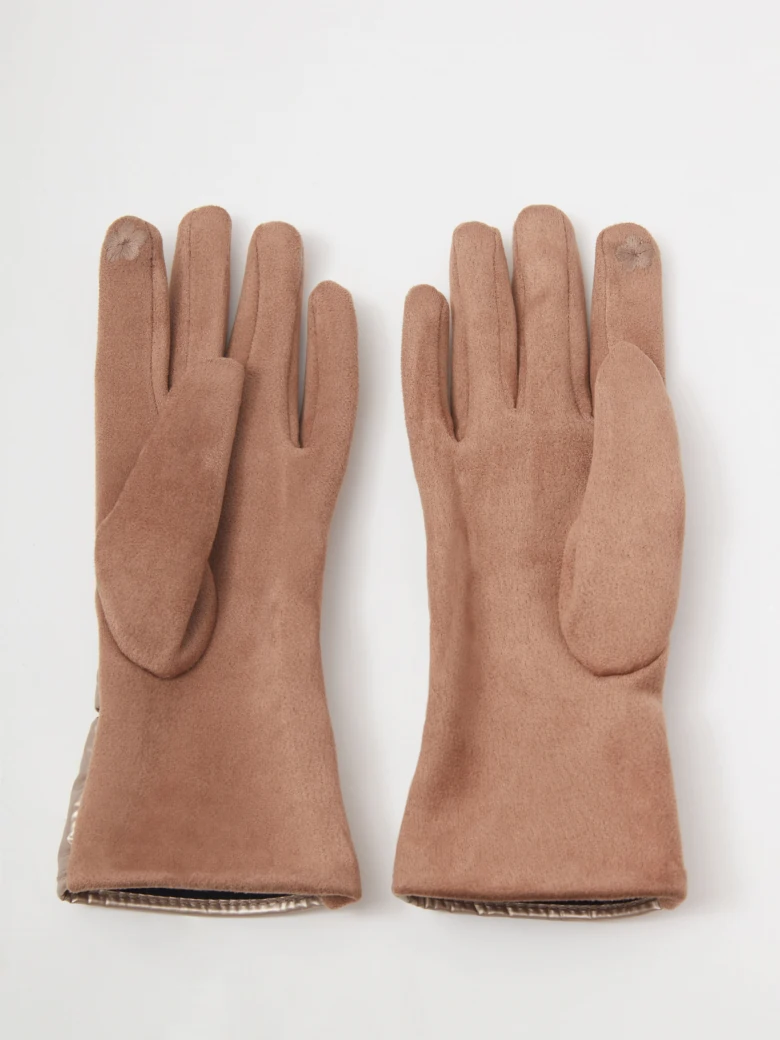 Beige warm five-finger gloves