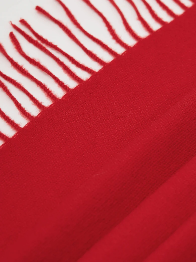 Red scarf with wool and cashmere blend