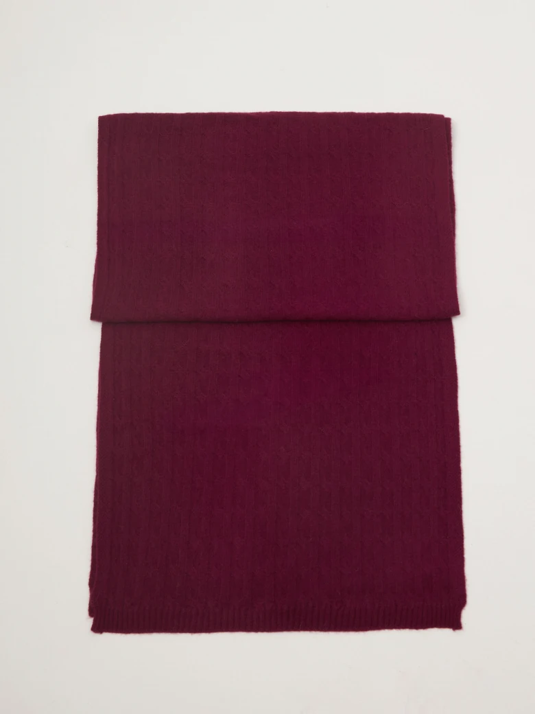 Burgundy cashmere scarf with a cable knit pattern