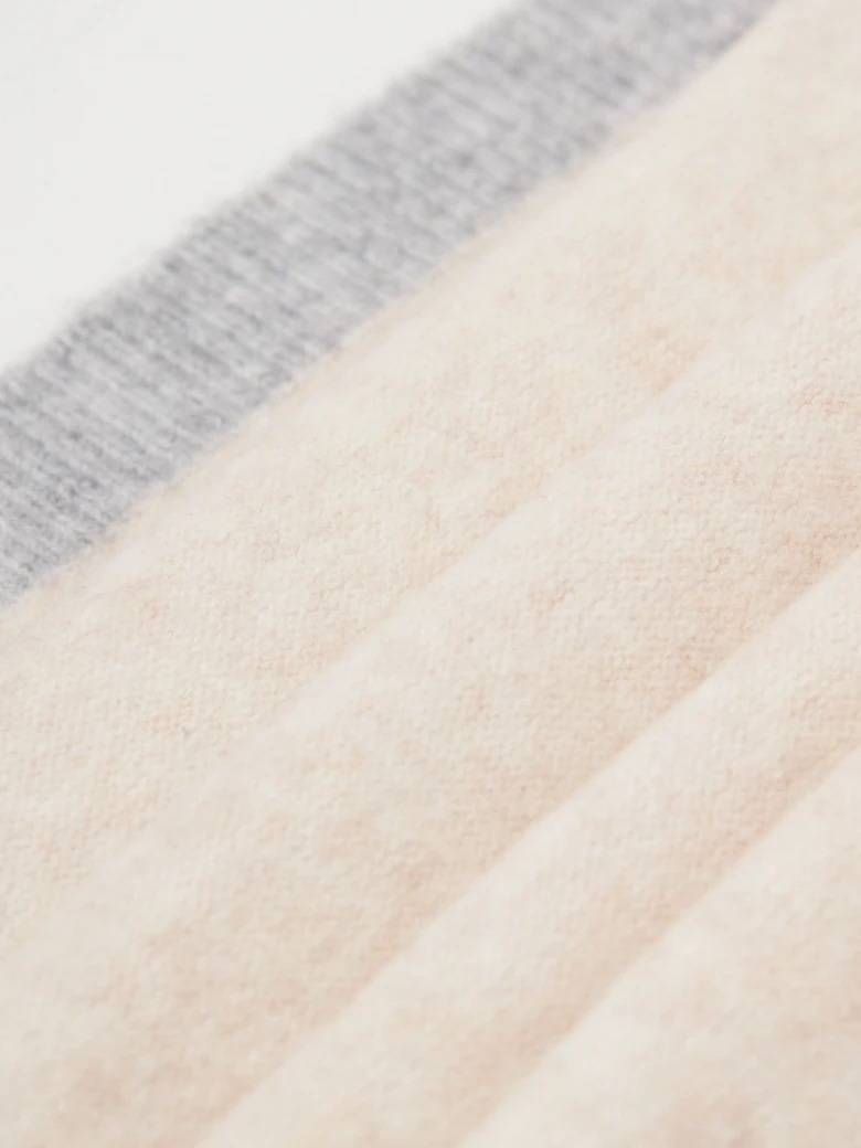 Cream scarf with wool