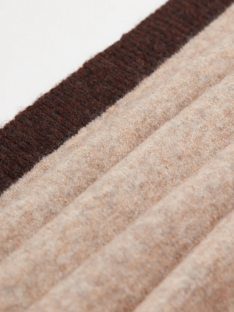Beige scarf with wool trim