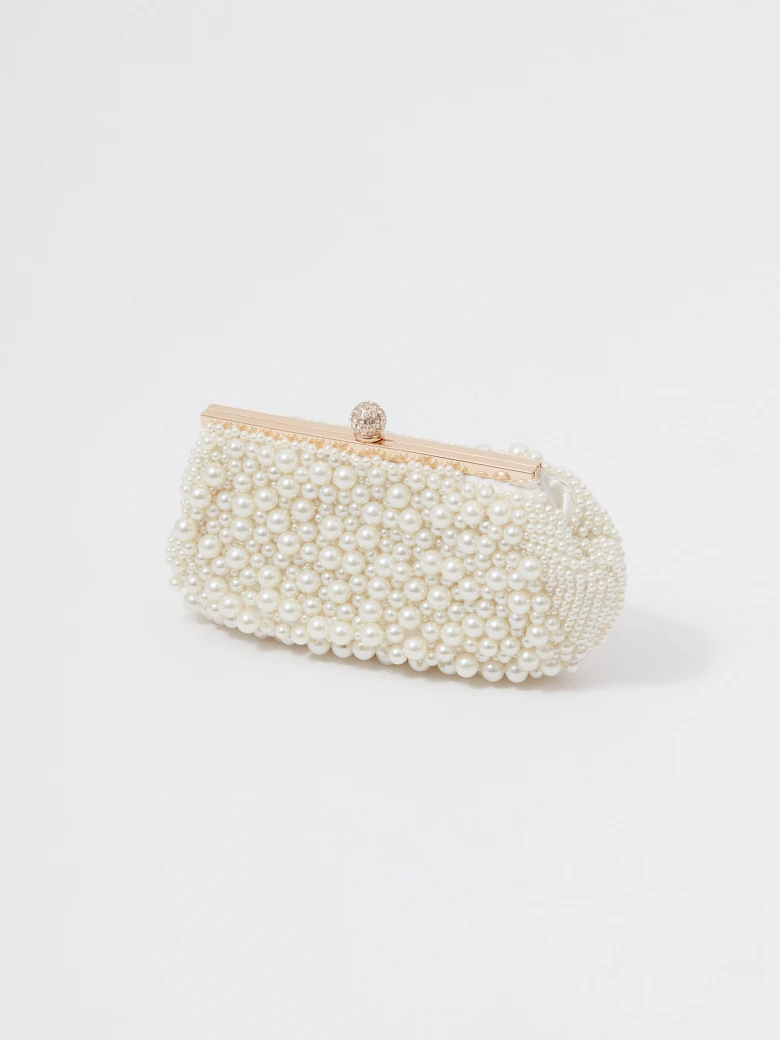 Small handbag embroidered with pearls