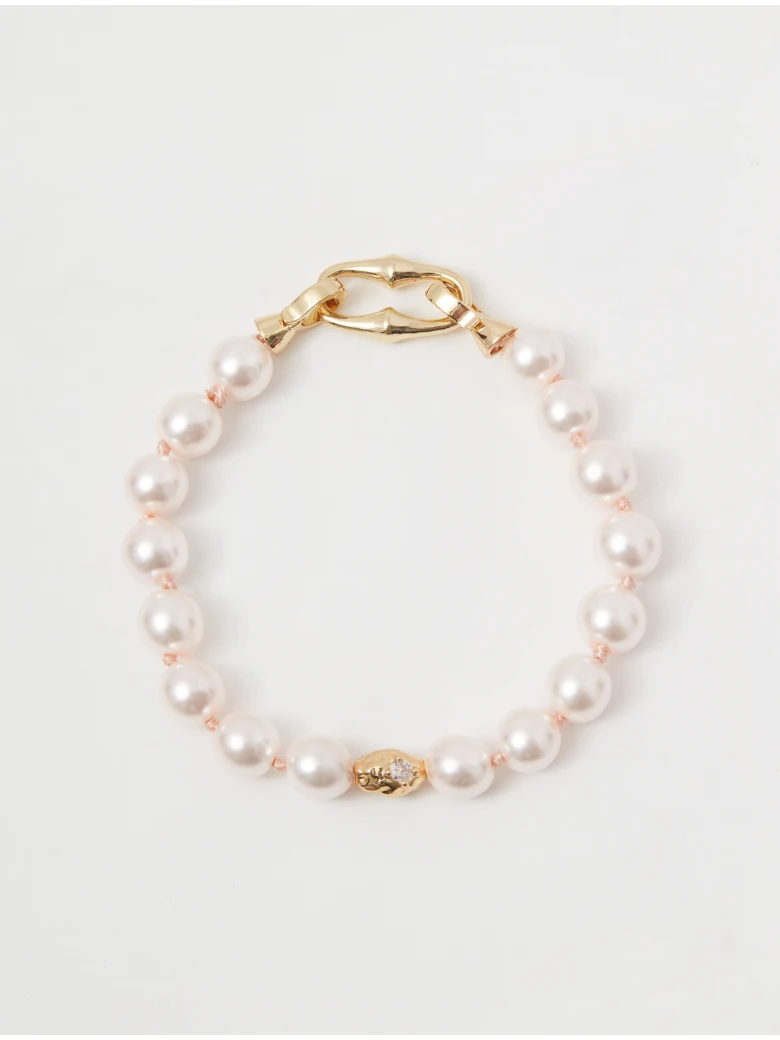 Glass pearl bracelet with gold-plated clasp