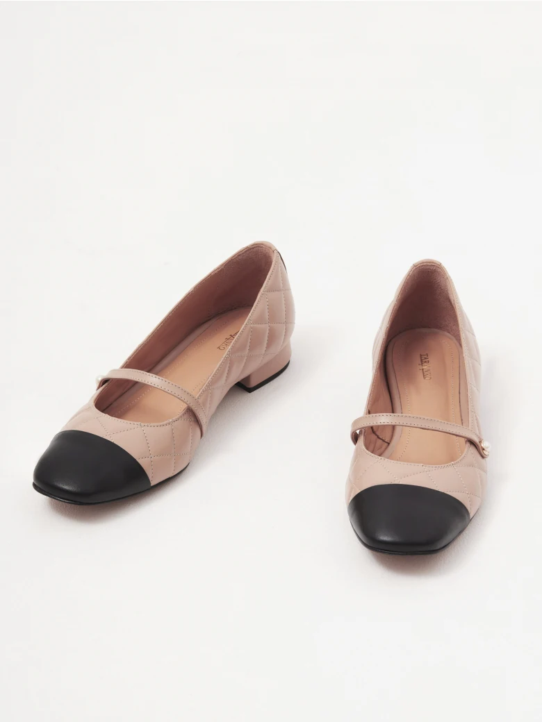 Quilted leather ballerina flats with black toes