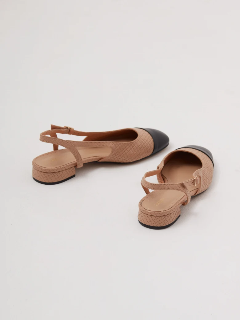 Flat leather slingback pumps