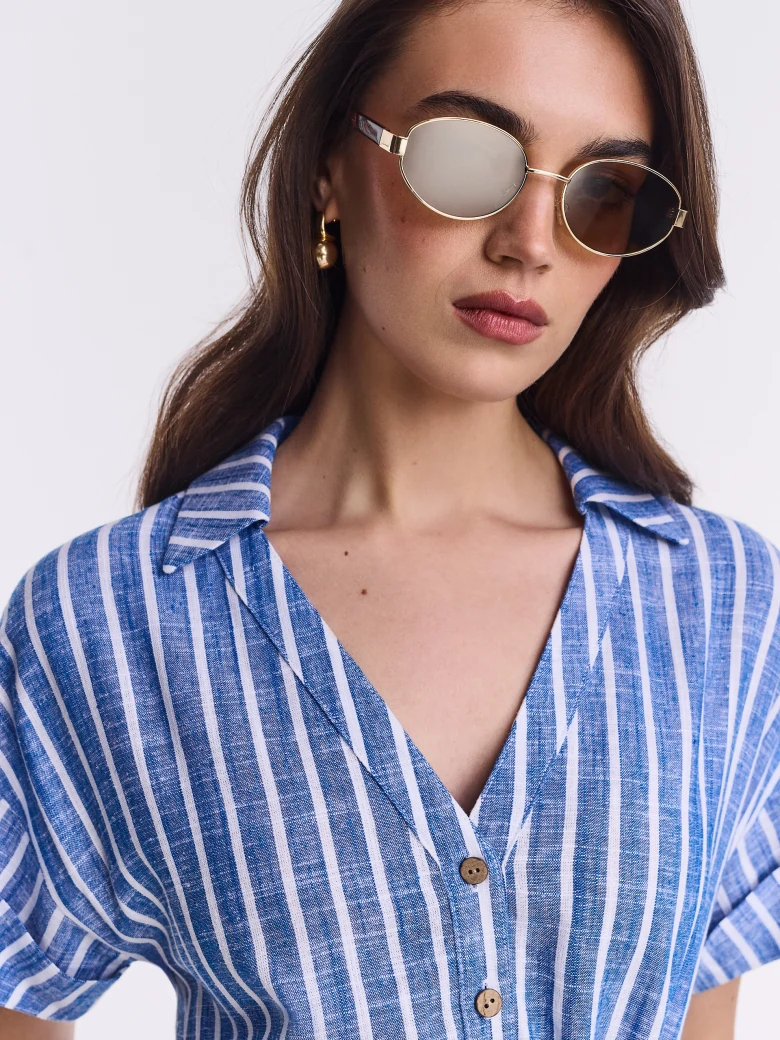 Oval-shaped sunglasses
