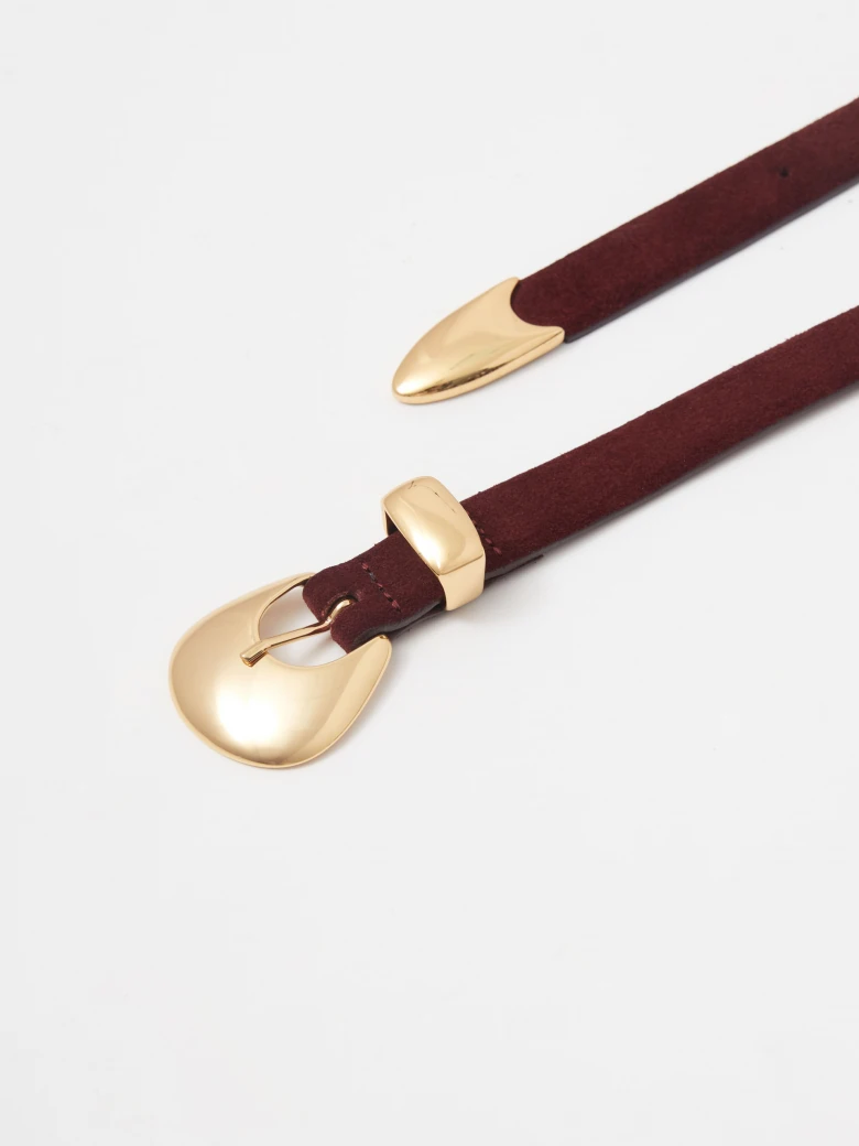 Burgundy bombato leather belt with decorative buckle
