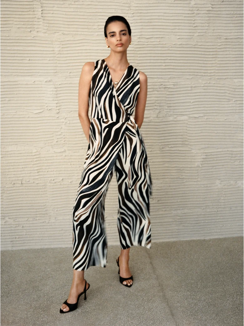 Long, breathable jumpsuit with a zebra print