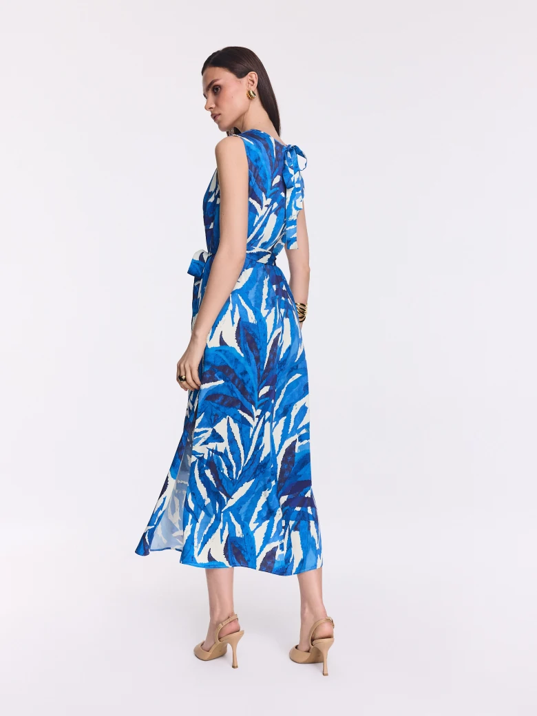 Midi dress with blue patterns