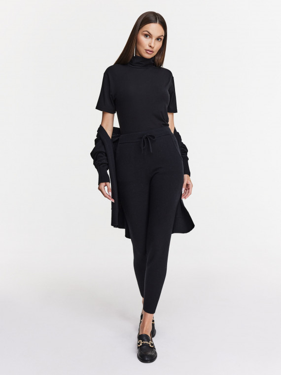 Black knitted pants with merino wool